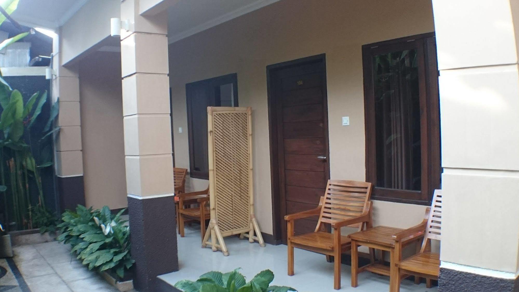 Kabana Hotel Матарам Экстерьер фото